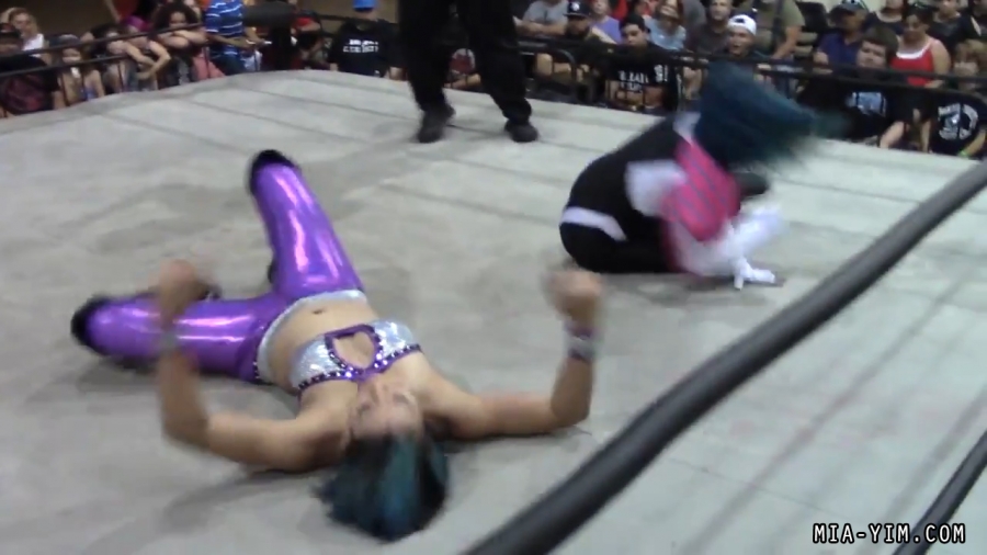 Click to view full size image
==============
MiavsLeva_Still572.jpg MiavsLeva_Still572.jpg