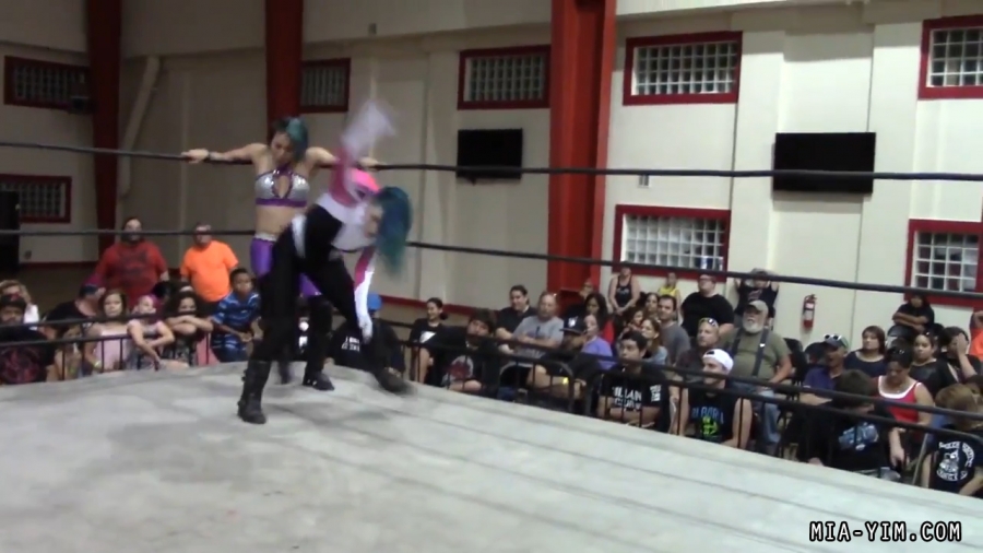 Click to view full size image
==============
MiavsLeva_Still606.jpg MiavsLeva_Still606.jpg