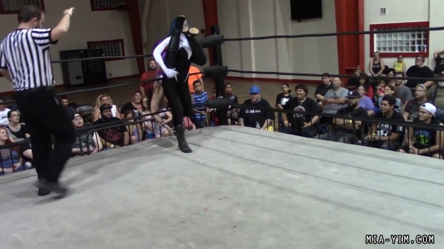 Click to view full size image
==============
MiavsLeva_Still630.jpg MiavsLeva_Still630.jpg