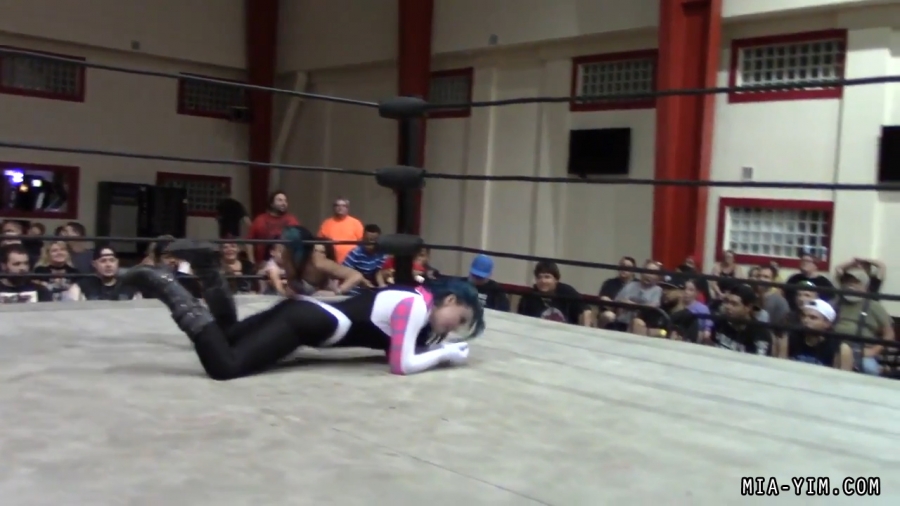 Click to view full size image
==============
MiavsLeva_Still654.jpg MiavsLeva_Still654.jpg