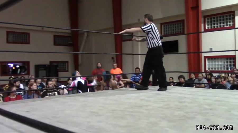 Click to view full size image
==============
MiavsLeva_Still677.jpg MiavsLeva_Still677.jpg