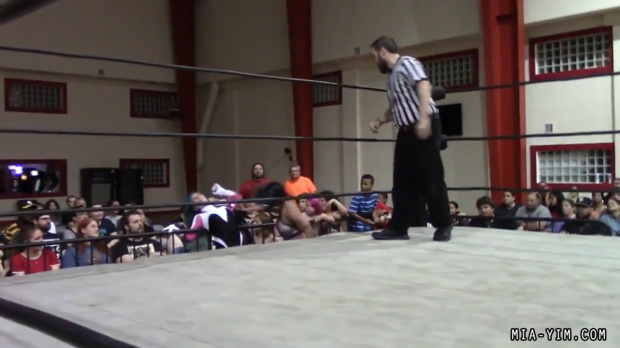 Click to view full size image
==============
MiavsLeva_Still678.jpg MiavsLeva_Still678.jpg