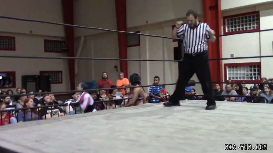 Click to view full size image
==============
MiavsLeva_Still679.jpg MiavsLeva_Still679.jpg