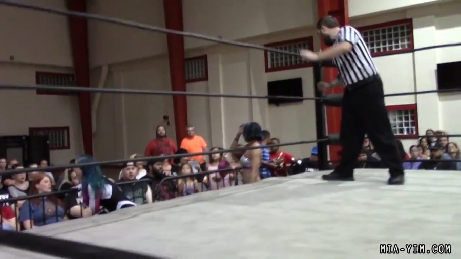 Click to view full size image
==============
MiavsLeva_Still681.jpg MiavsLeva_Still681.jpg