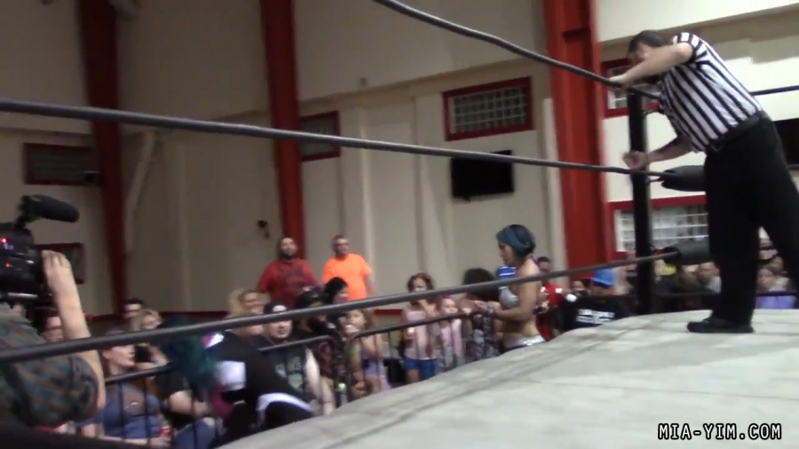 Click to view full size image
==============
MiavsLeva_Still683.jpg MiavsLeva_Still683.jpg