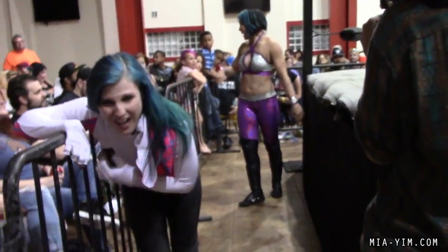 Click to view full size image
==============
MiavsLeva_Still690.jpg MiavsLeva_Still690.jpg