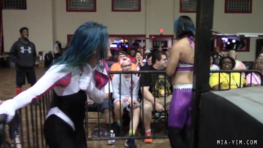 Click to view full size image
==============
MiavsLeva_Still711.jpg MiavsLeva_Still711.jpg