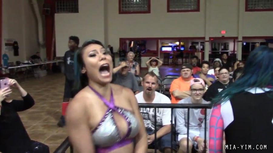 Click to view full size image
==============
MiavsLeva_Still725.jpg MiavsLeva_Still725.jpg