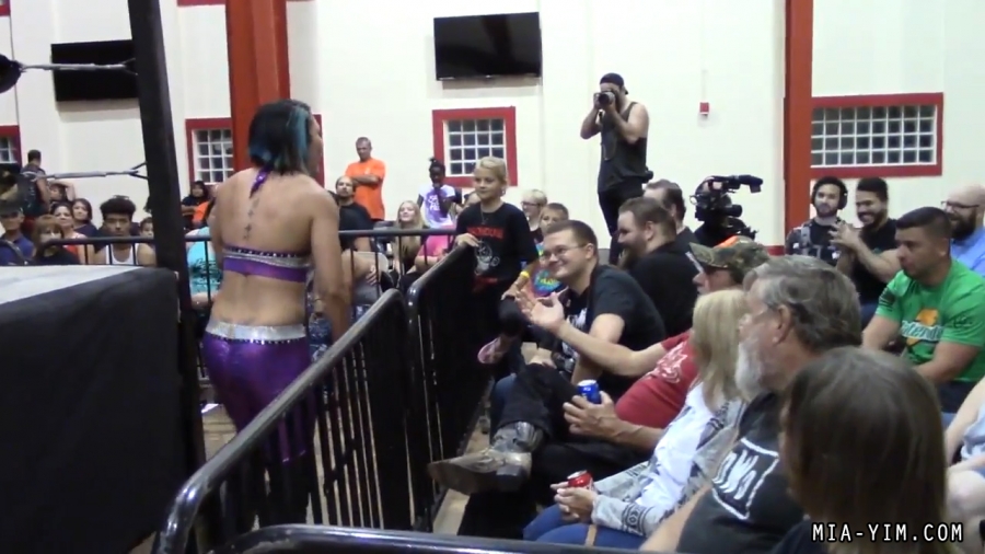 Click to view full size image
==============
MiavsLeva_Still746.jpg MiavsLeva_Still746.jpg