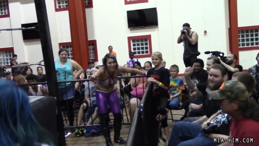 Click to view full size image
==============
MiavsLeva_Still768.jpg MiavsLeva_Still768.jpg