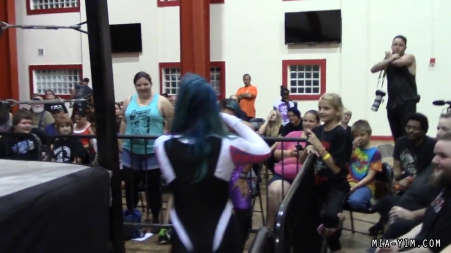 Click to view full size image
==============
MiavsLeva_Still776.jpg MiavsLeva_Still776.jpg