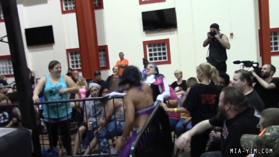 Click to view full size image
==============
MiavsLeva_Still782.jpg MiavsLeva_Still782.jpg