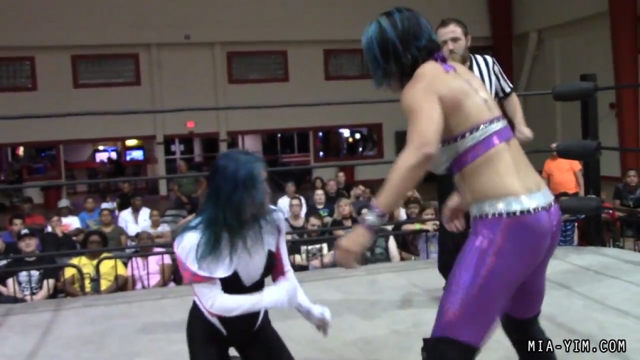 Click to view full size image
==============
MiavsLeva_Still983.jpg MiavsLeva_Still983.jpg