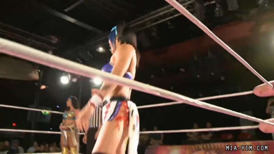 MiavsSantana_Still053.jpg