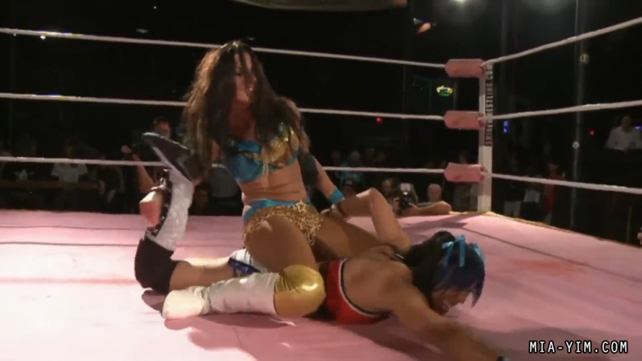 MiavsSantana_Still880.jpg