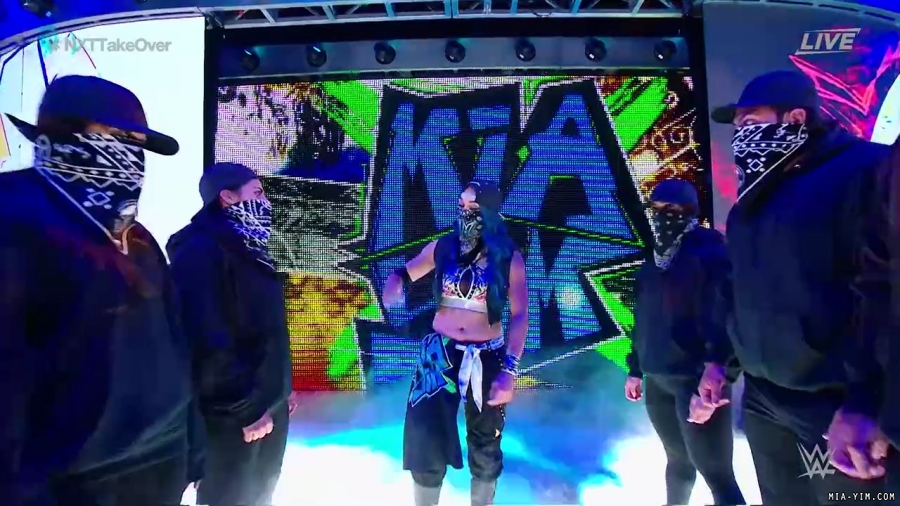 WWE_NXT_TakeOver_Toronto_2019_720p_WEB_h264-HEEL_mp40021.jpg