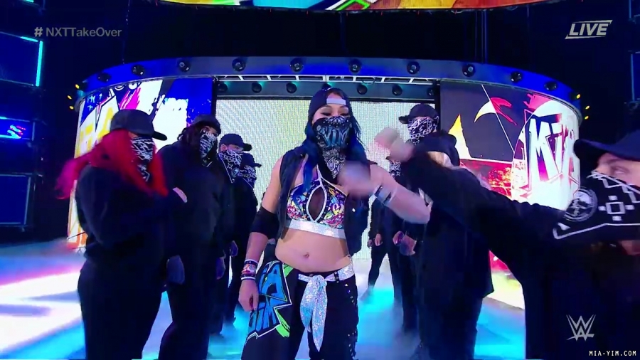 WWE_NXT_TakeOver_Toronto_2019_720p_WEB_h264-HEEL_mp40026.jpg