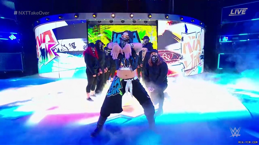 WWE_NXT_TakeOver_Toronto_2019_720p_WEB_h264-HEEL_mp40030.jpg