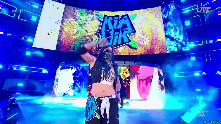 WWE_NXT_TakeOver_Toronto_2019_720p_WEB_h264-HEEL_mp40038.jpg