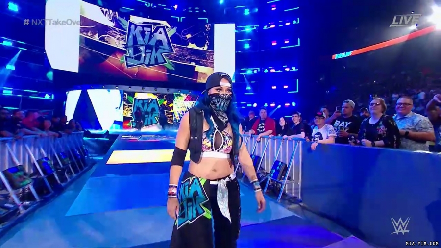WWE_NXT_TakeOver_Toronto_2019_720p_WEB_h264-HEEL_mp40047.jpg