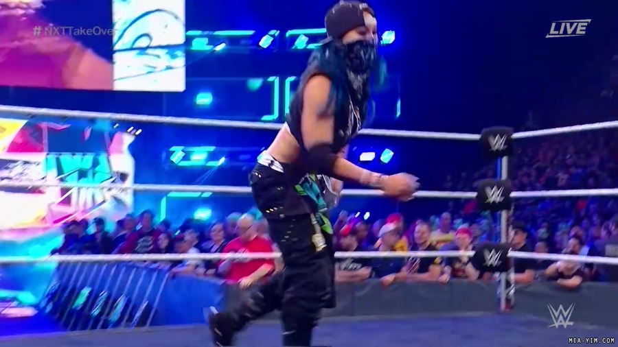WWE_NXT_TakeOver_Toronto_2019_720p_WEB_h264-HEEL_mp40053.jpg