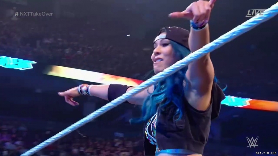 WWE_NXT_TakeOver_Toronto_2019_720p_WEB_h264-HEEL_mp40067.jpg