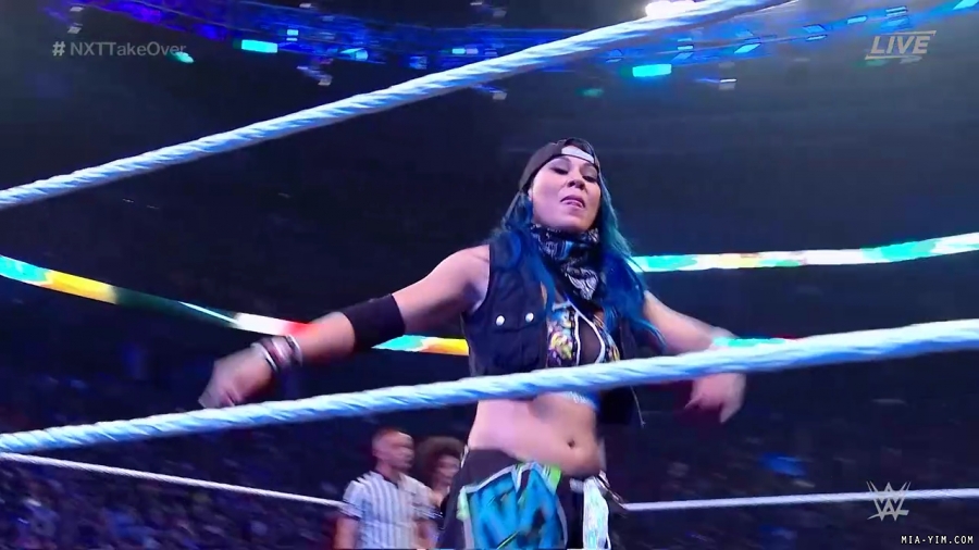 WWE_NXT_TakeOver_Toronto_2019_720p_WEB_h264-HEEL_mp40068.jpg