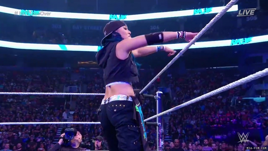 WWE_NXT_TakeOver_Toronto_2019_720p_WEB_h264-HEEL_mp40070.jpg