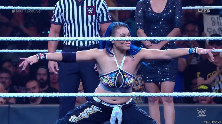 WWE_NXT_TakeOver_Toronto_2019_720p_WEB_h264-HEEL_mp40096.jpg