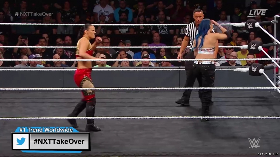 WWE_NXT_TakeOver_Toronto_2019_720p_WEB_h264-HEEL_mp40166.jpg