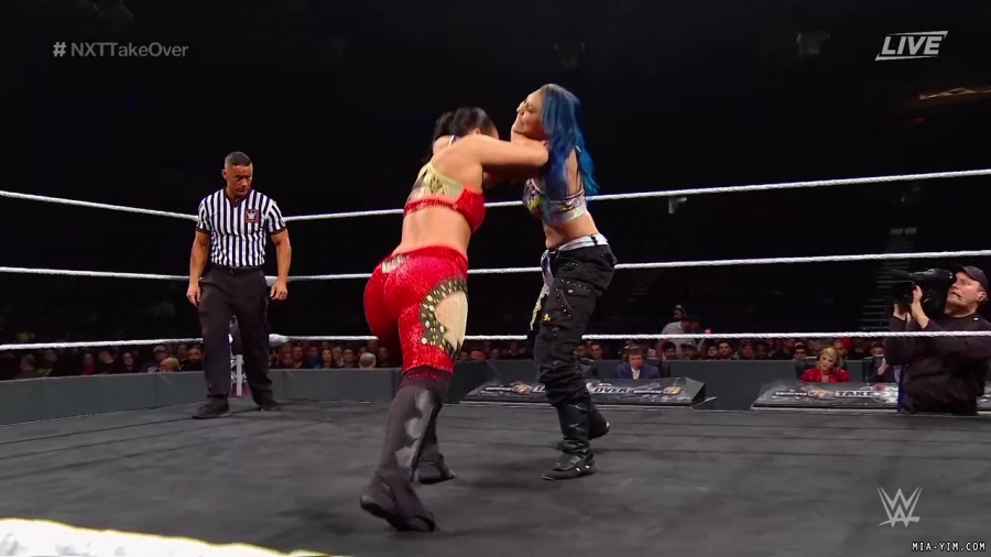 WWE_NXT_TakeOver_Toronto_2019_720p_WEB_h264-HEEL_mp40182.jpg