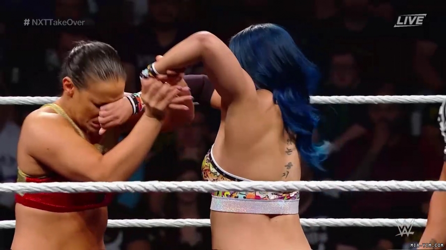 WWE_NXT_TakeOver_Toronto_2019_720p_WEB_h264-HEEL_mp40189.jpg