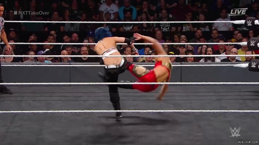 WWE_NXT_TakeOver_Toronto_2019_720p_WEB_h264-HEEL_mp40200.jpg