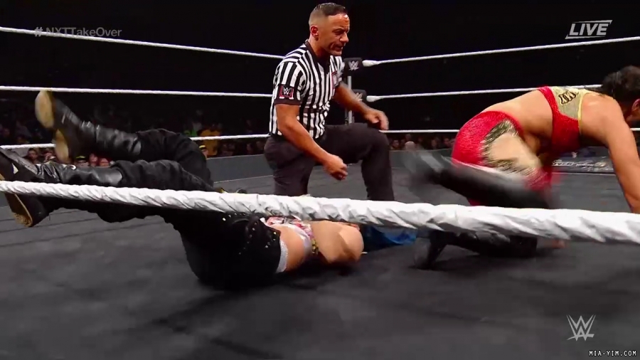 WWE_NXT_TakeOver_Toronto_2019_720p_WEB_h264-HEEL_mp40235.jpg