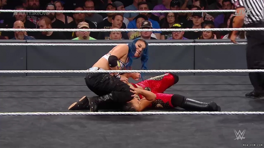 WWE_NXT_TakeOver_Toronto_2019_720p_WEB_h264-HEEL_mp40249.jpg
