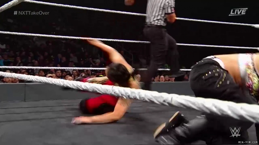 WWE_NXT_TakeOver_Toronto_2019_720p_WEB_h264-HEEL_mp40260.jpg