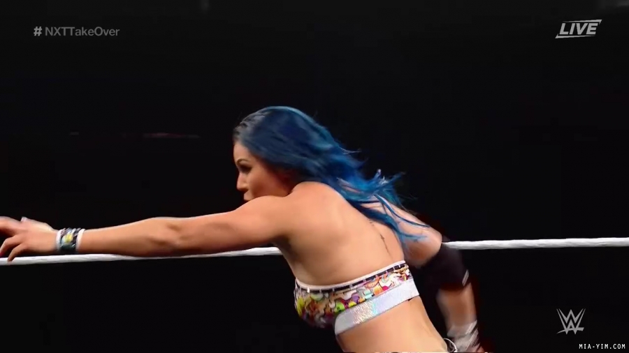 WWE_NXT_TakeOver_Toronto_2019_720p_WEB_h264-HEEL_mp40263.jpg