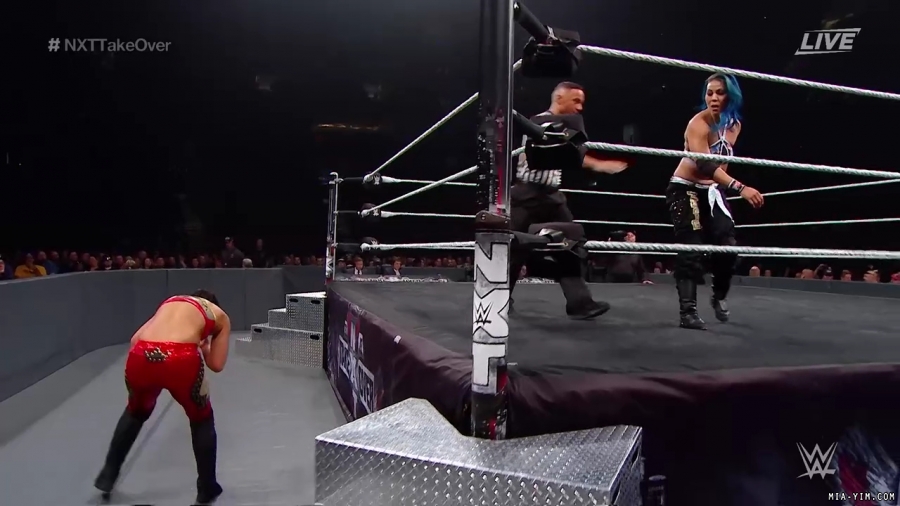 WWE_NXT_TakeOver_Toronto_2019_720p_WEB_h264-HEEL_mp40275.jpg
