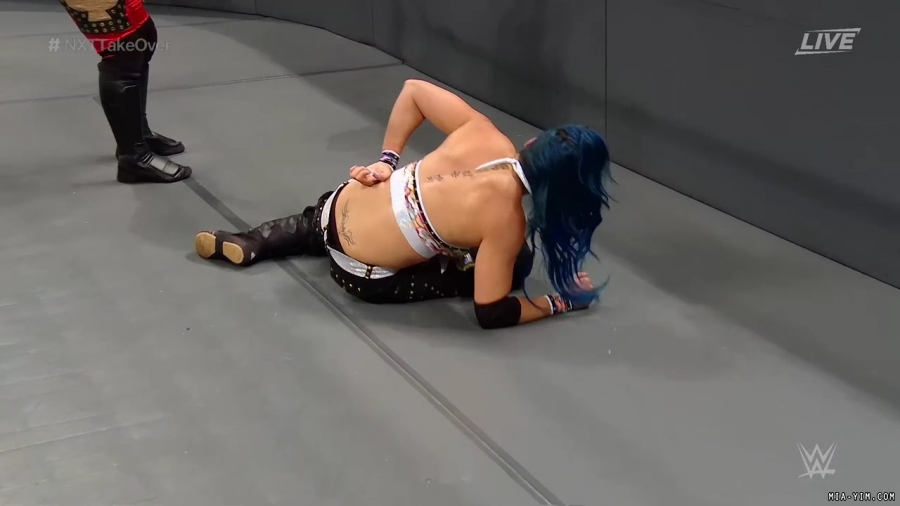 WWE_NXT_TakeOver_Toronto_2019_720p_WEB_h264-HEEL_mp40286.jpg