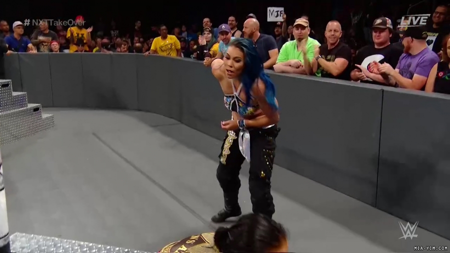 WWE_NXT_TakeOver_Toronto_2019_720p_WEB_h264-HEEL_mp40297.jpg