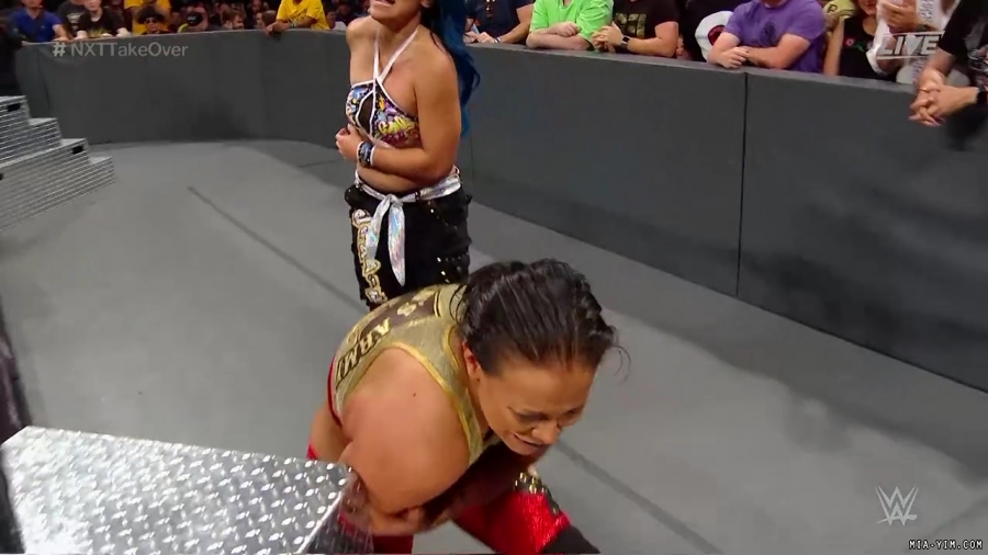 WWE_NXT_TakeOver_Toronto_2019_720p_WEB_h264-HEEL_mp40298.jpg