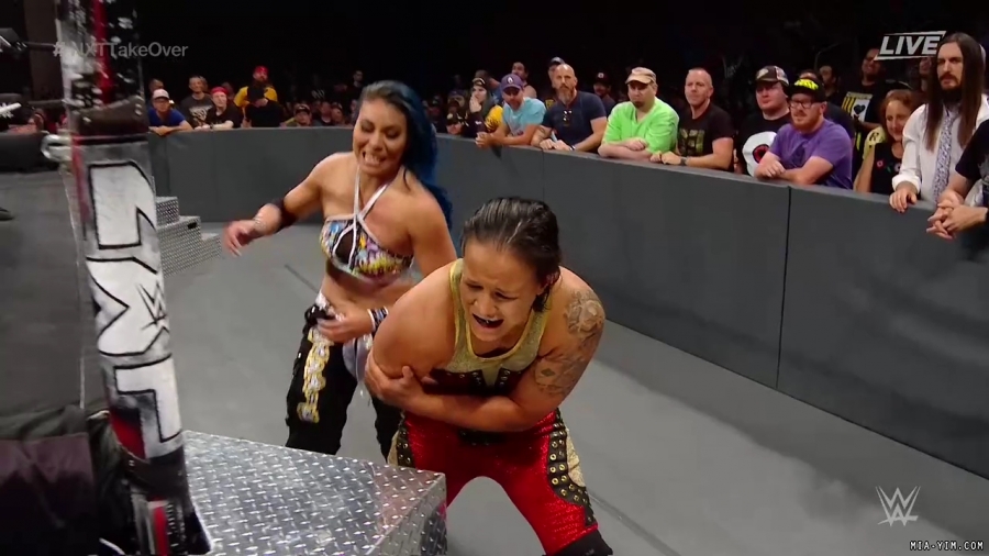 WWE_NXT_TakeOver_Toronto_2019_720p_WEB_h264-HEEL_mp40299.jpg