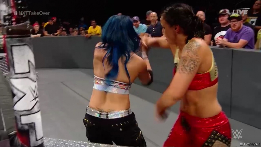 WWE_NXT_TakeOver_Toronto_2019_720p_WEB_h264-HEEL_mp40301.jpg