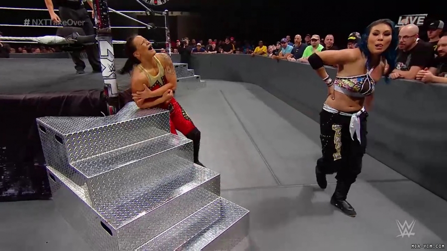 WWE_NXT_TakeOver_Toronto_2019_720p_WEB_h264-HEEL_mp40304.jpg