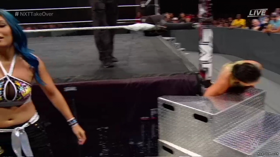 WWE_NXT_TakeOver_Toronto_2019_720p_WEB_h264-HEEL_mp40315.jpg