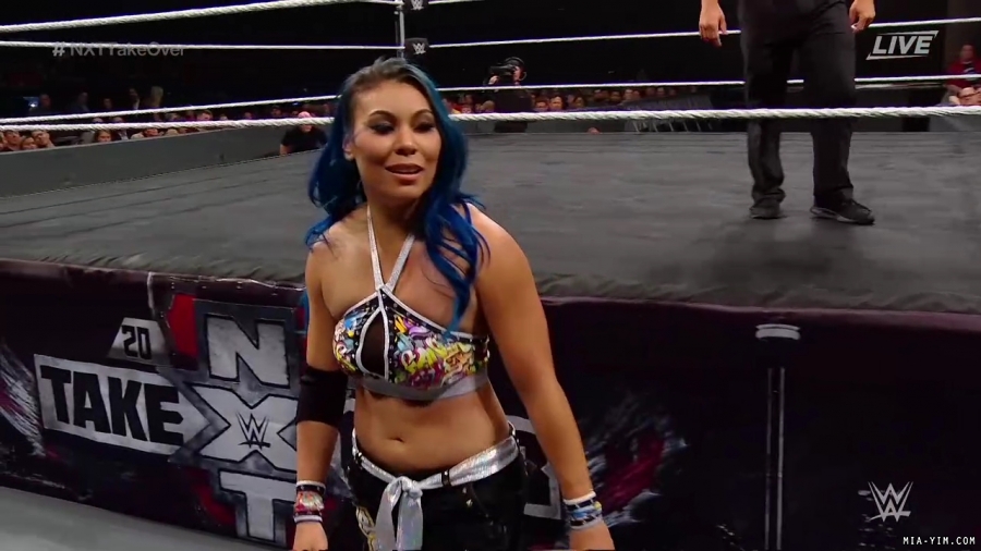 WWE_NXT_TakeOver_Toronto_2019_720p_WEB_h264-HEEL_mp40316.jpg