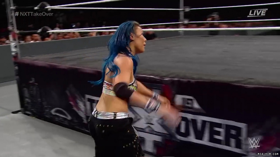 WWE_NXT_TakeOver_Toronto_2019_720p_WEB_h264-HEEL_mp40320.jpg