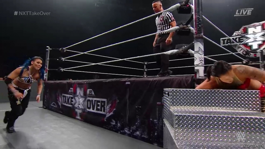 WWE_NXT_TakeOver_Toronto_2019_720p_WEB_h264-HEEL_mp40324.jpg