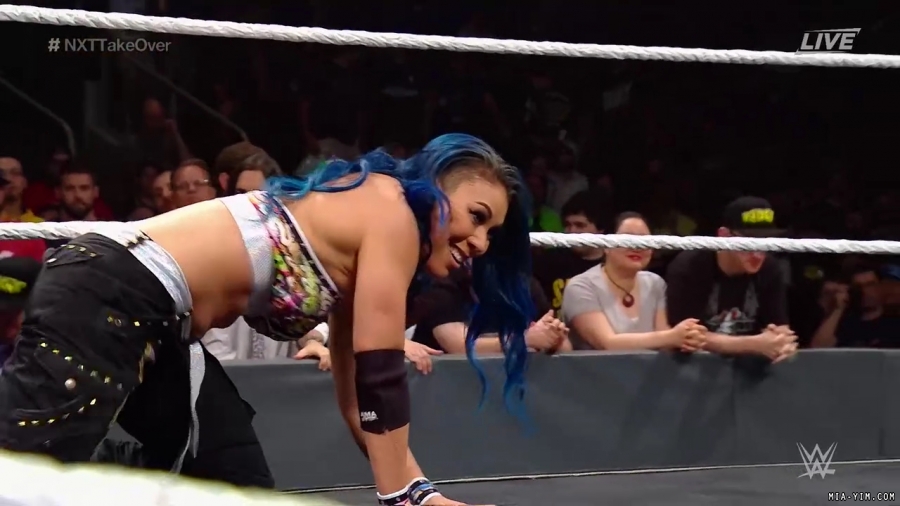 WWE_NXT_TakeOver_Toronto_2019_720p_WEB_h264-HEEL_mp40342.jpg
