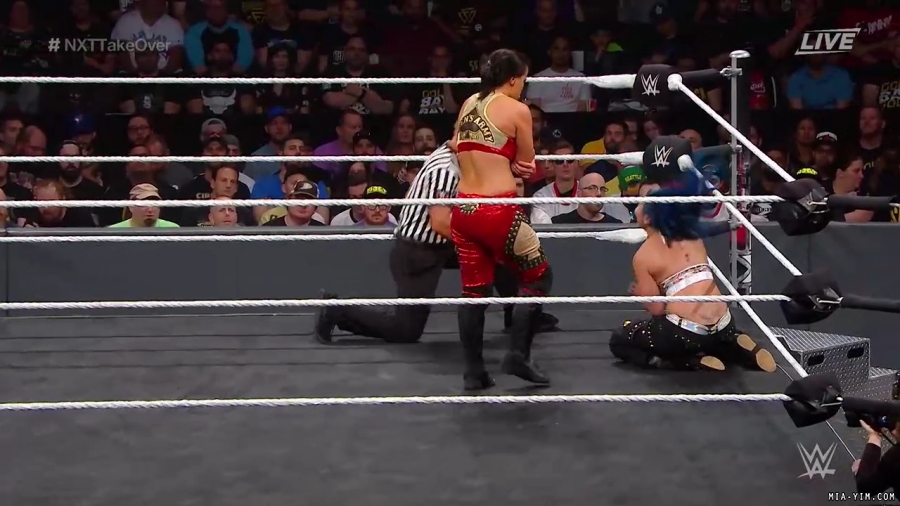 WWE_NXT_TakeOver_Toronto_2019_720p_WEB_h264-HEEL_mp40386.jpg